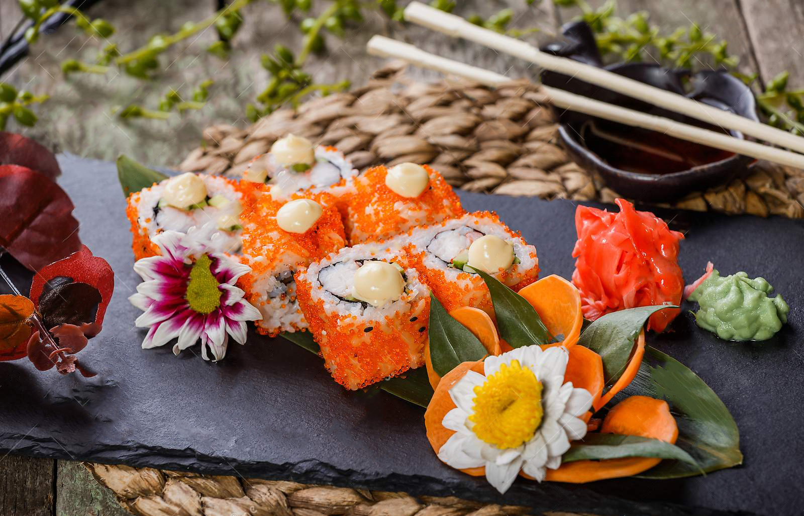 Sushi roll floreale